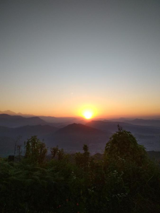 Pokhara Abroad Inn Bagian luar foto
