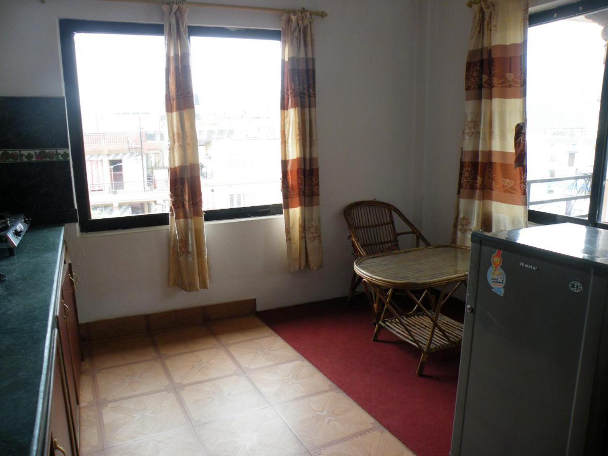 Pokhara Abroad Inn Bagian luar foto