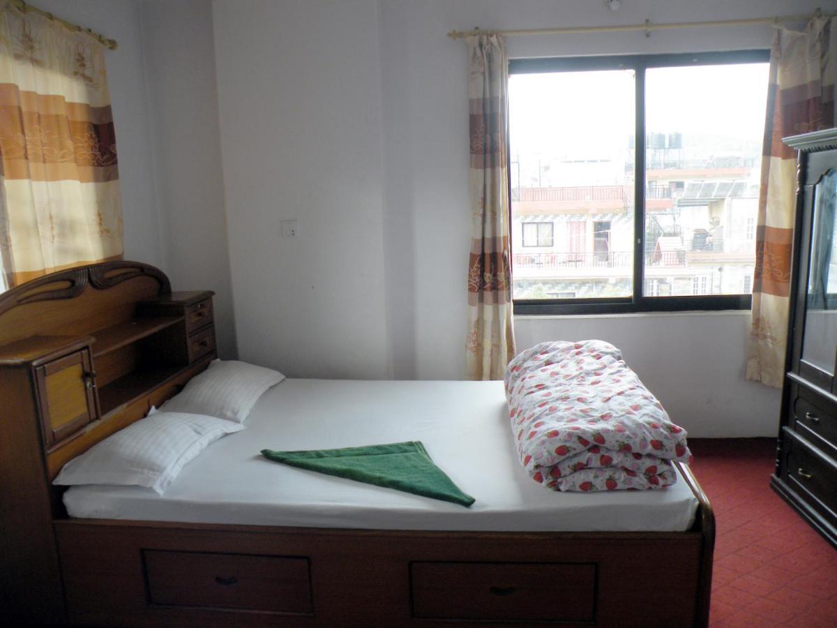 Pokhara Abroad Inn Bagian luar foto